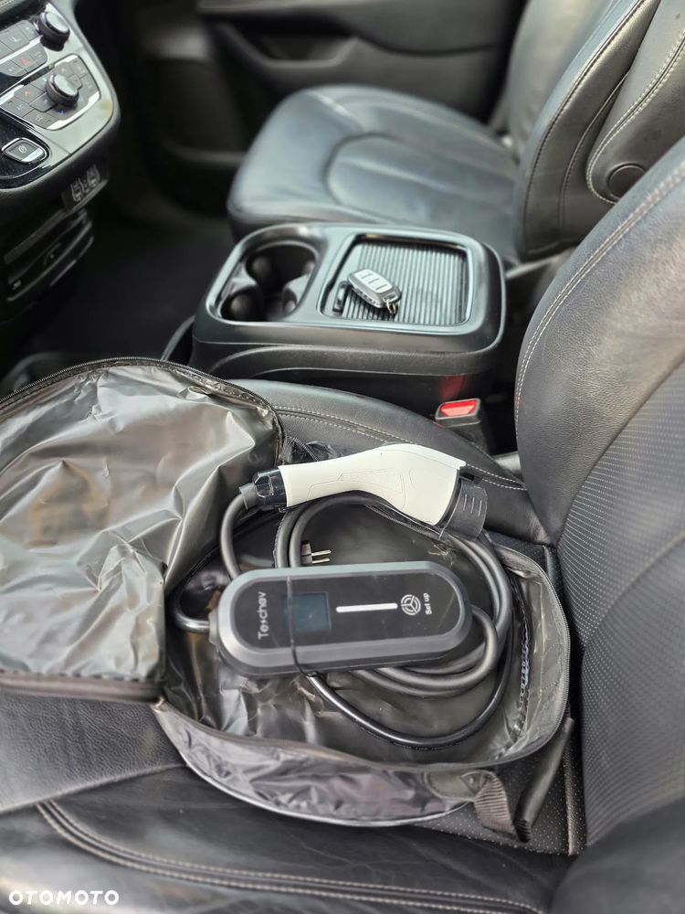 Chrysler Pacifica - 40