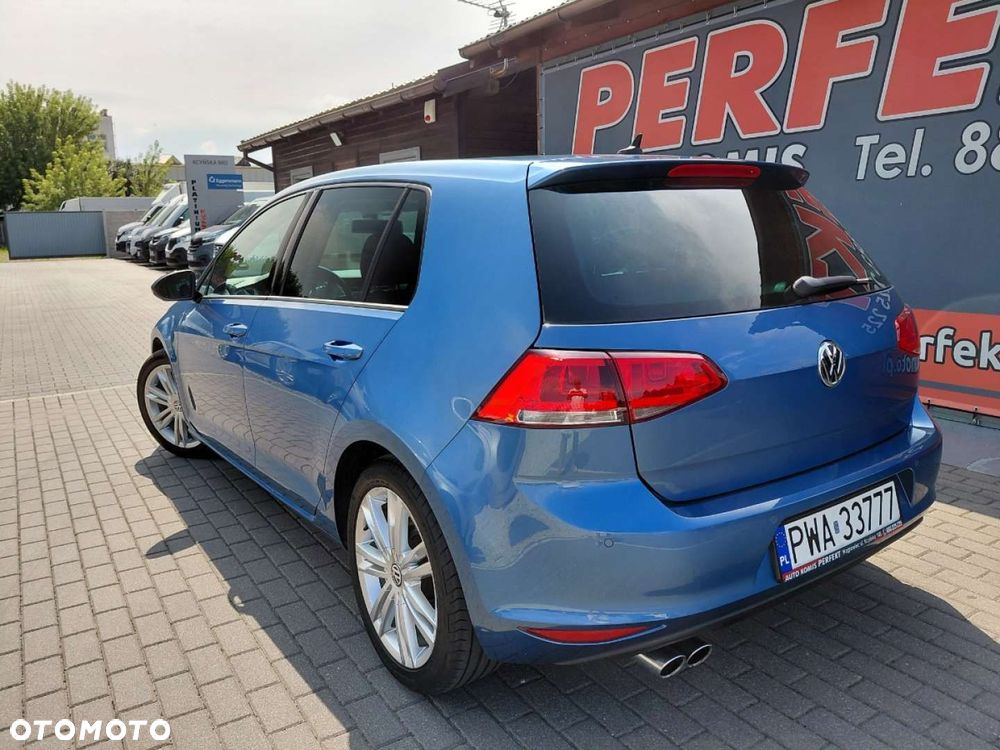 Volkswagen Golf - 6