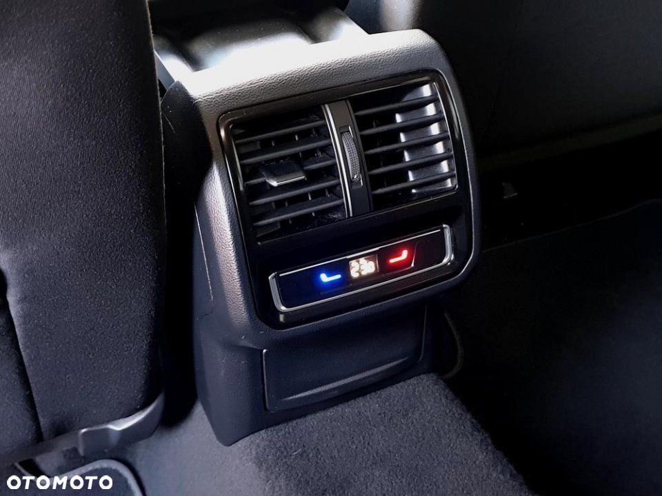 Volkswagen Passat - 32
