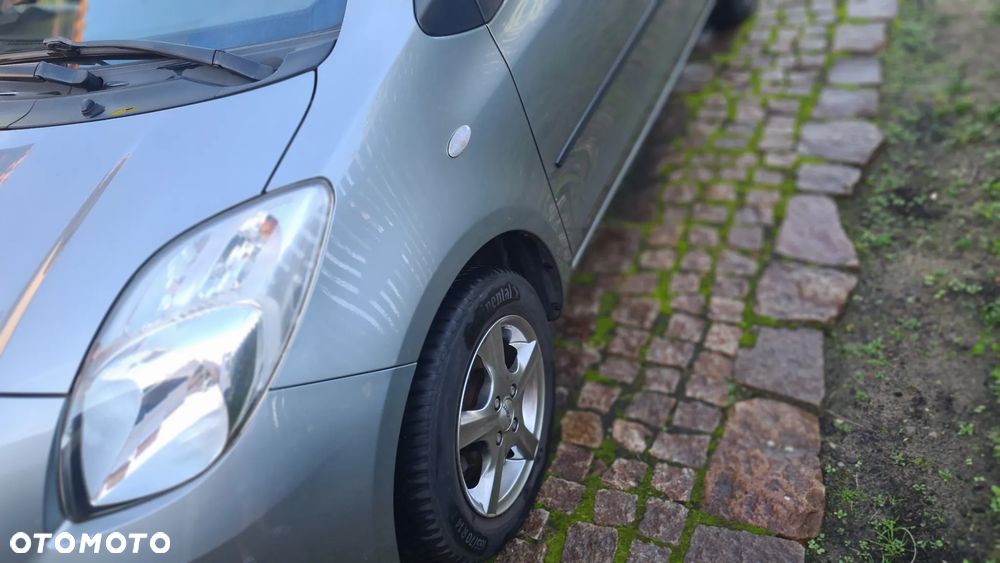 Toyota Yaris - 20