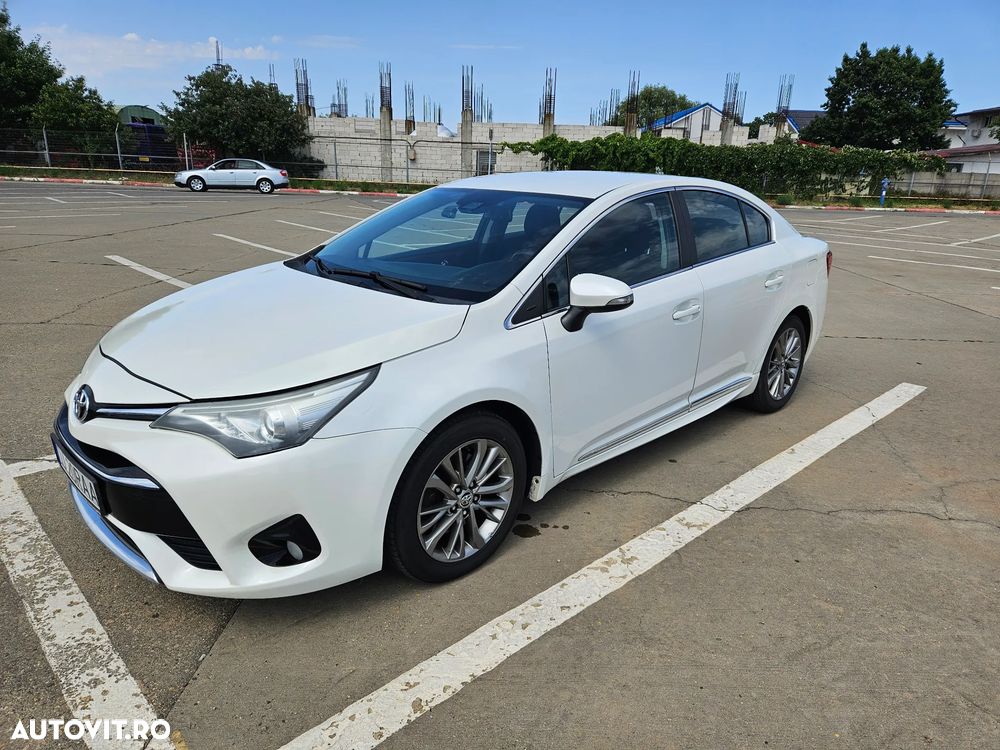 Toyota Avensis 2.0 D-4D Executive Terracotta - 1