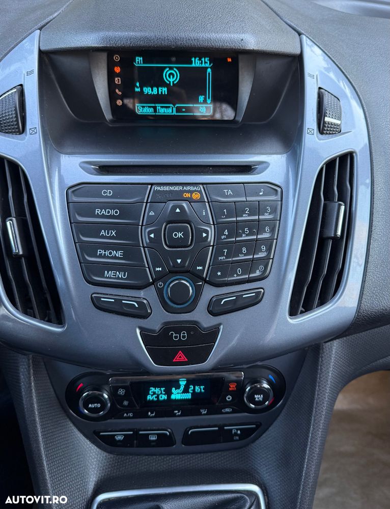 Ford Tourneo Connect 1.6 TDCi Titanium - 24