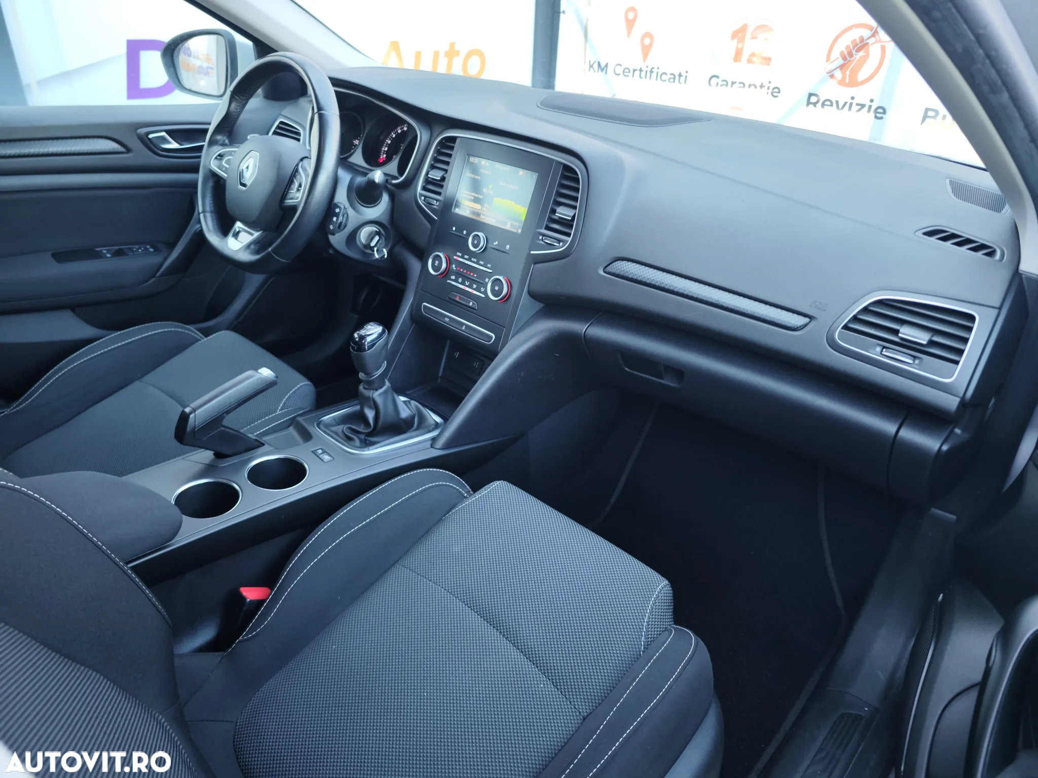 Renault Megane Estate 1.5 dCI Life - 12