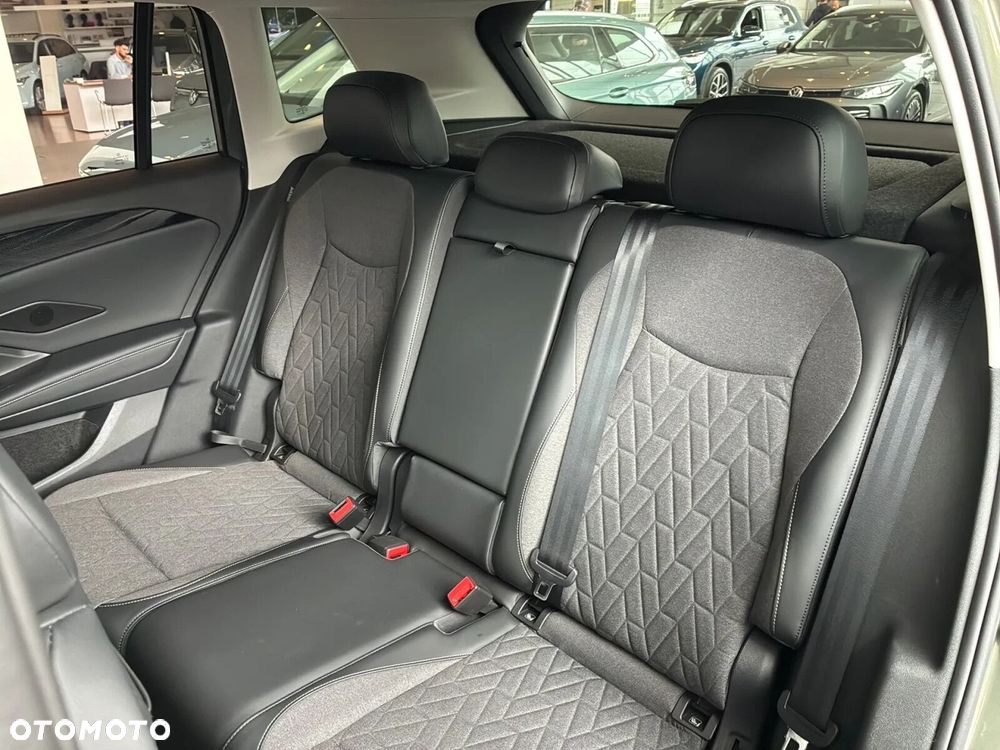 Volkswagen Tiguan - 9