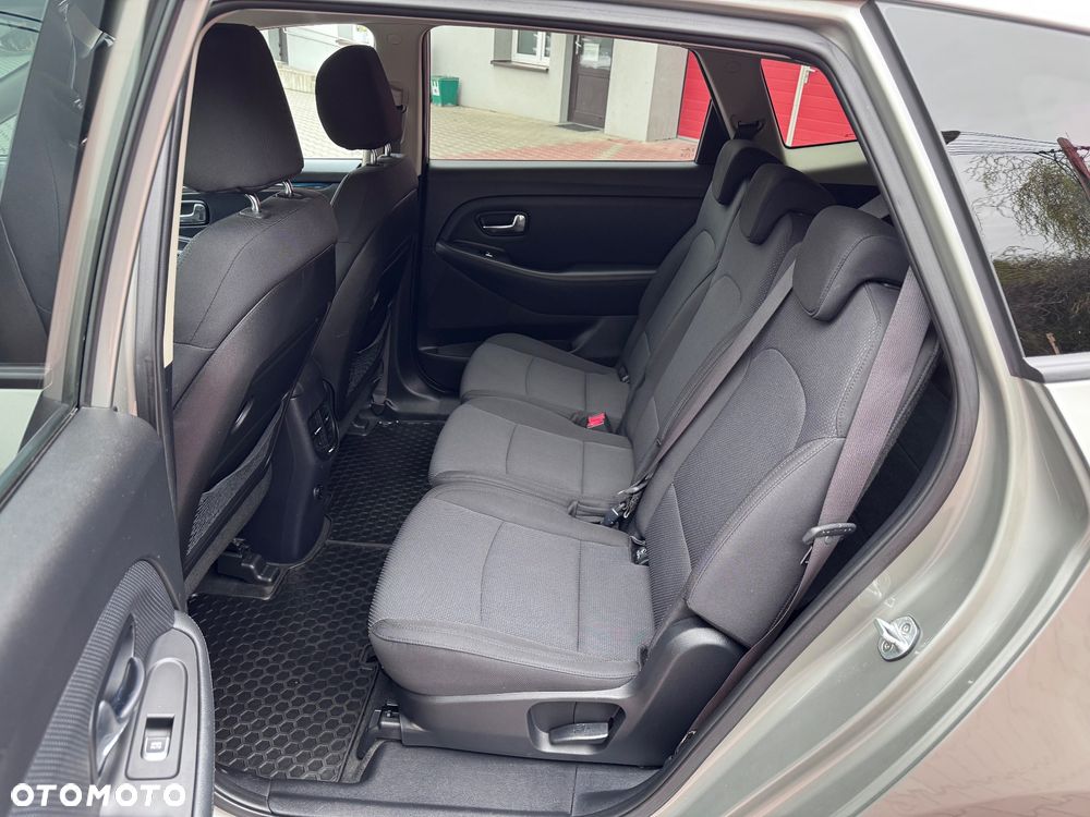 Kia Carens 1.6 GDI M - 17