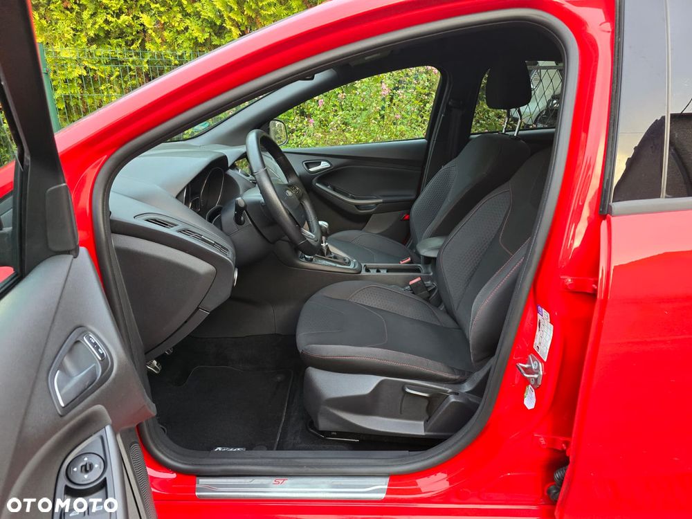 Ford Focus 1.0 EcoBoost STart-Stopp-System ST-LINE X - 24