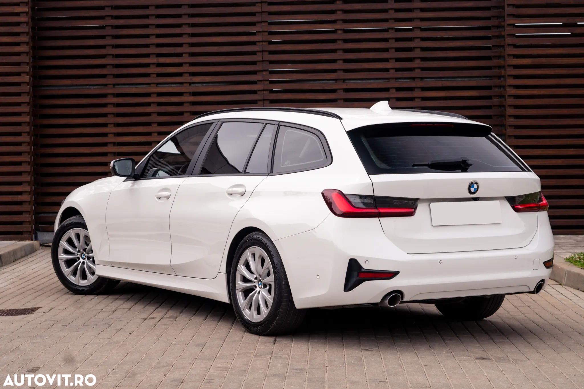 BMW Seria 3 318d Touring Aut. Sport Line - 4