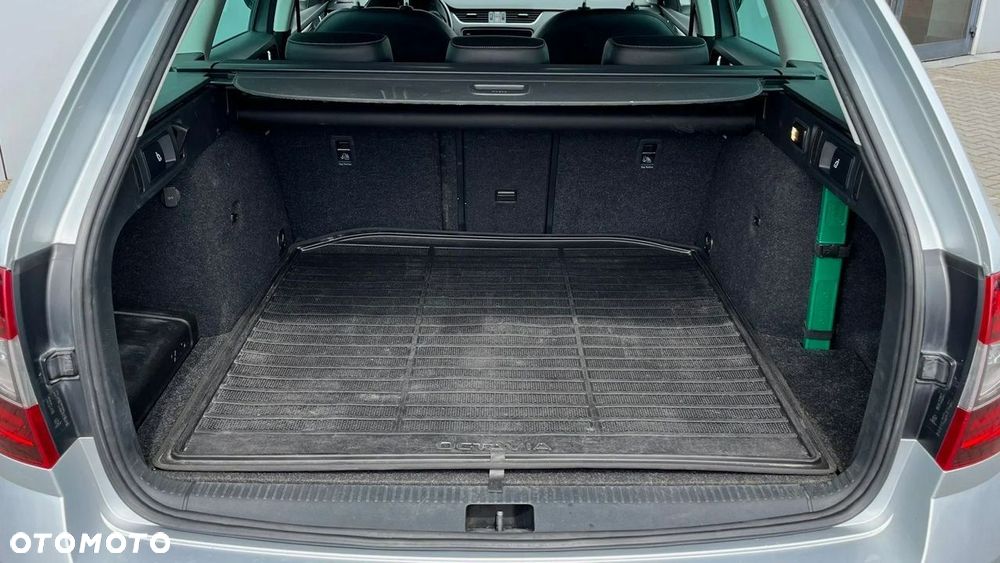 Skoda Octavia Scout 2.0 TDI 4x4 DSG - 12