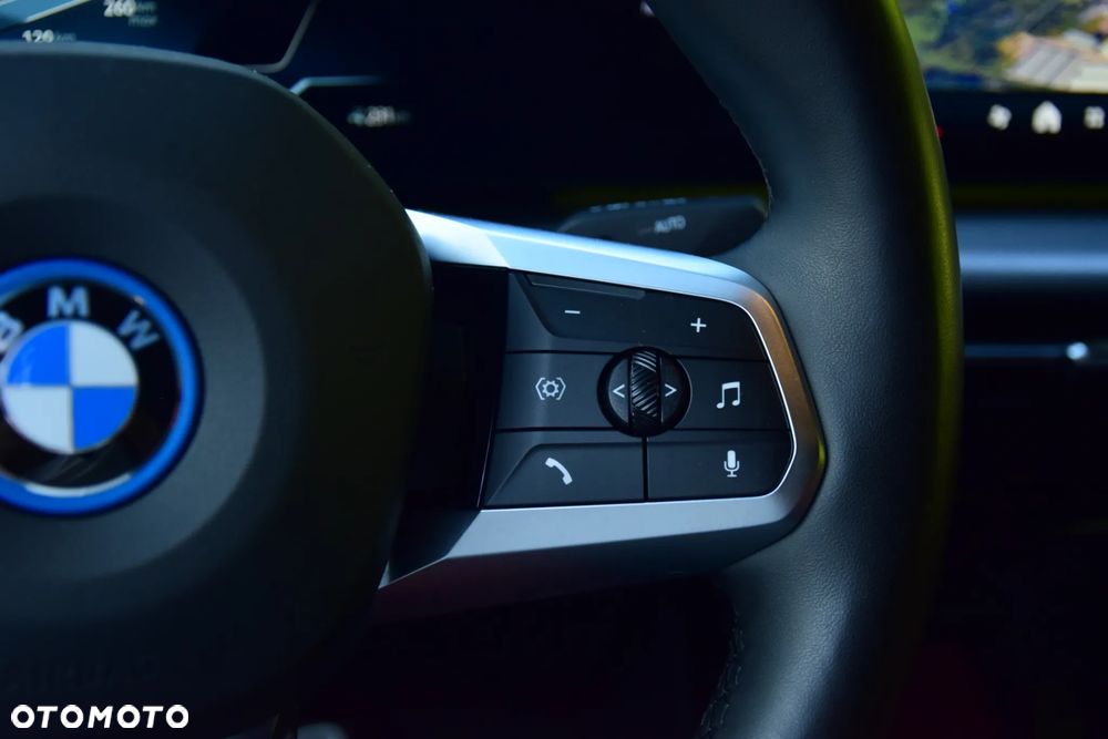 BMW iX2 xDrive30 66.5kWh M Sport - 30