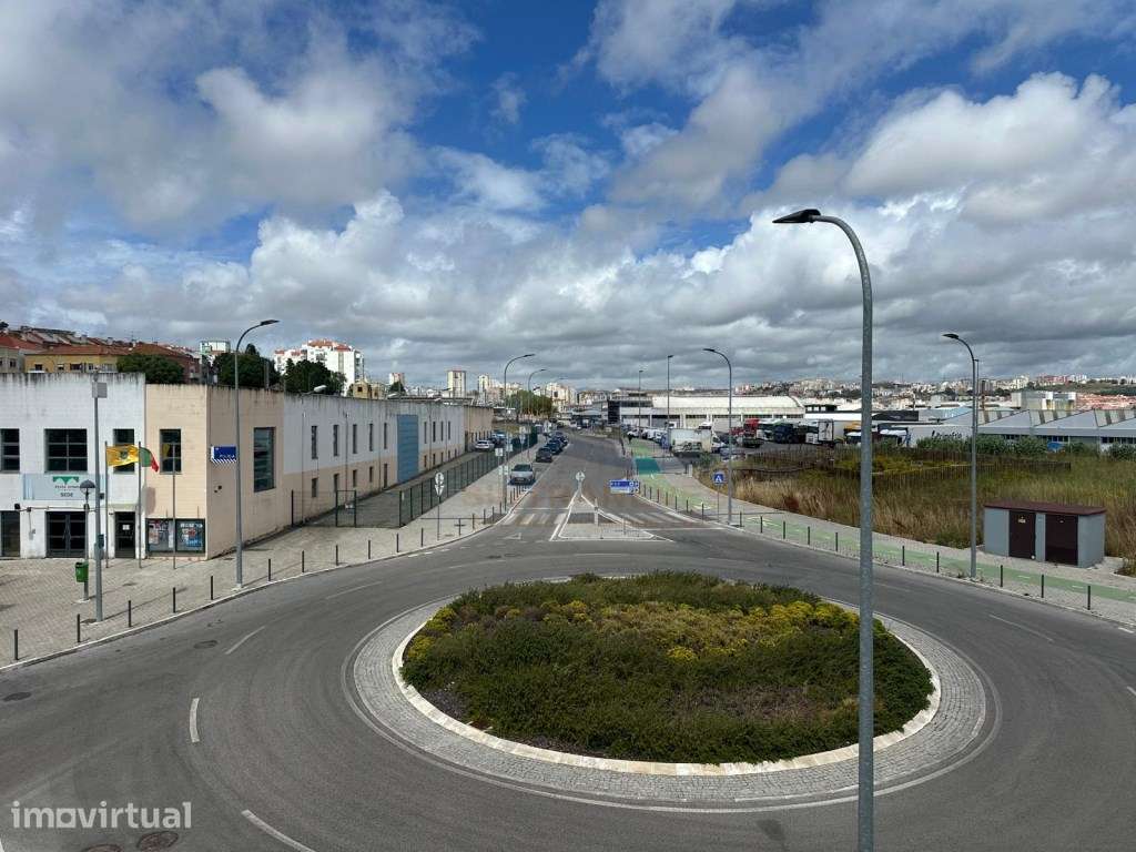 T1 Totalmente Remodelado na Damaia de Baixo | Excelente Localização... - Grande imagem: 4/6