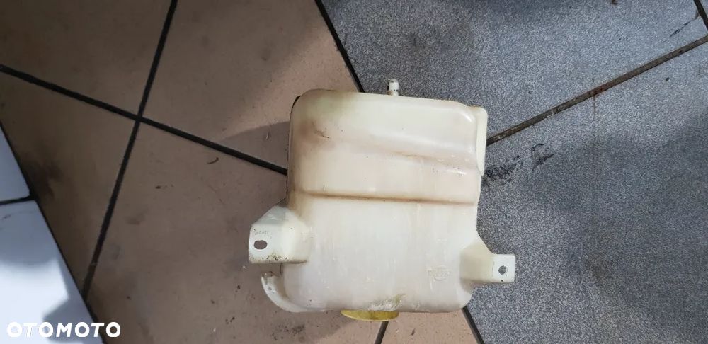 Ford Maverick Terrano II Zbiornik Wyrównawczy - 3