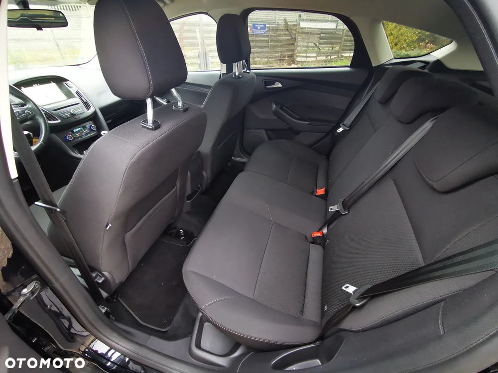 Ford Focus 1.0 EcoBoost Titanium - 12