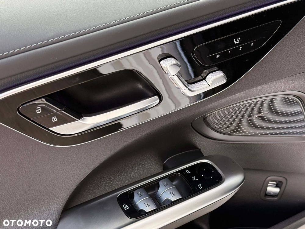 Mercedes-Benz Klasa C 300 9G-TRONIC AMG Line - 24