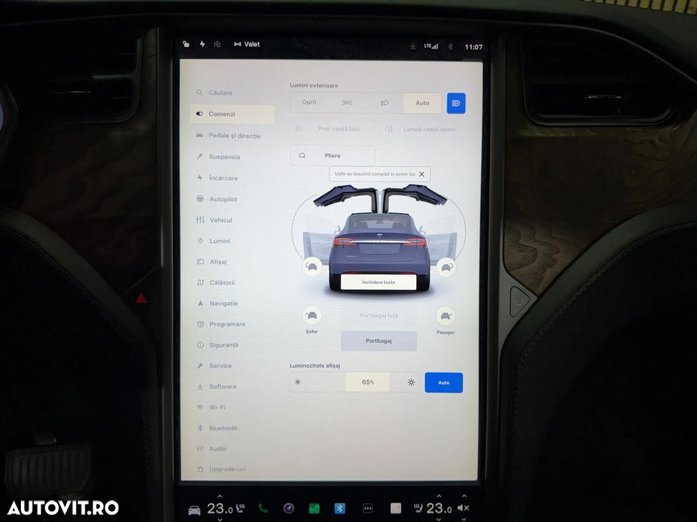 Tesla Model X - 13