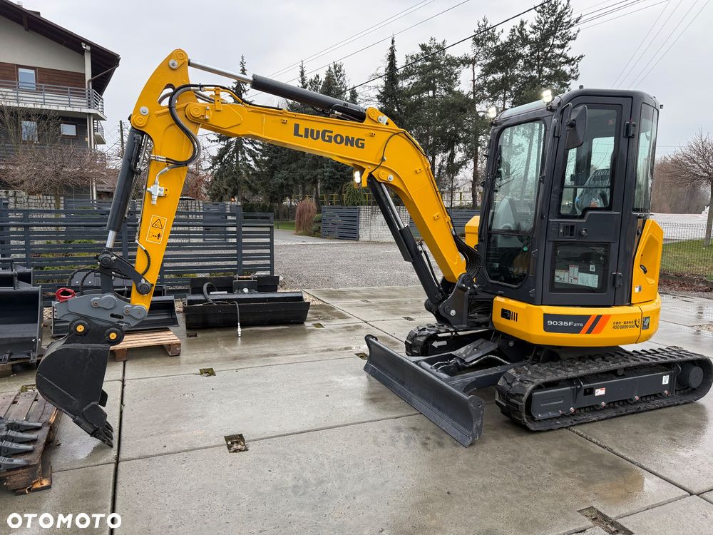 Liu Gong 9035F - 1