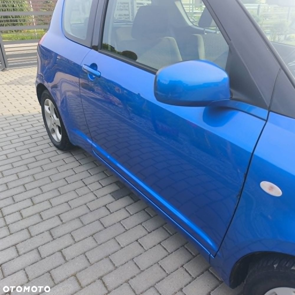 Suzuki Swift - 4