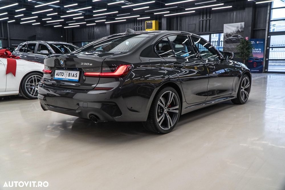 BMW Seria 3 330e Aut. M Sport - 8