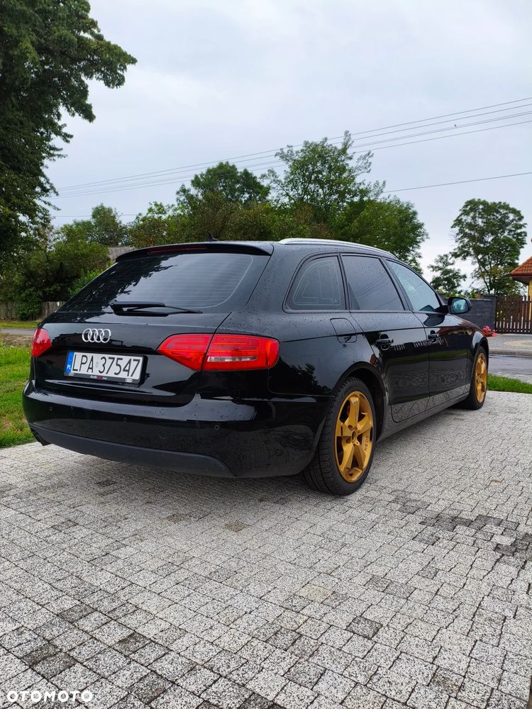 Audi A4 Avant - 4