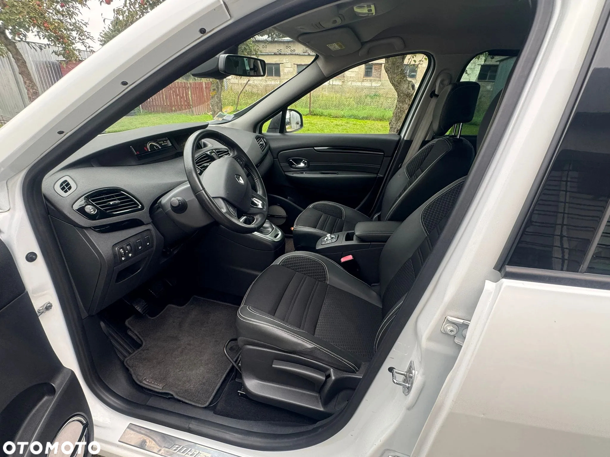 Renault Scenic 1.6 dCi Bose - 12