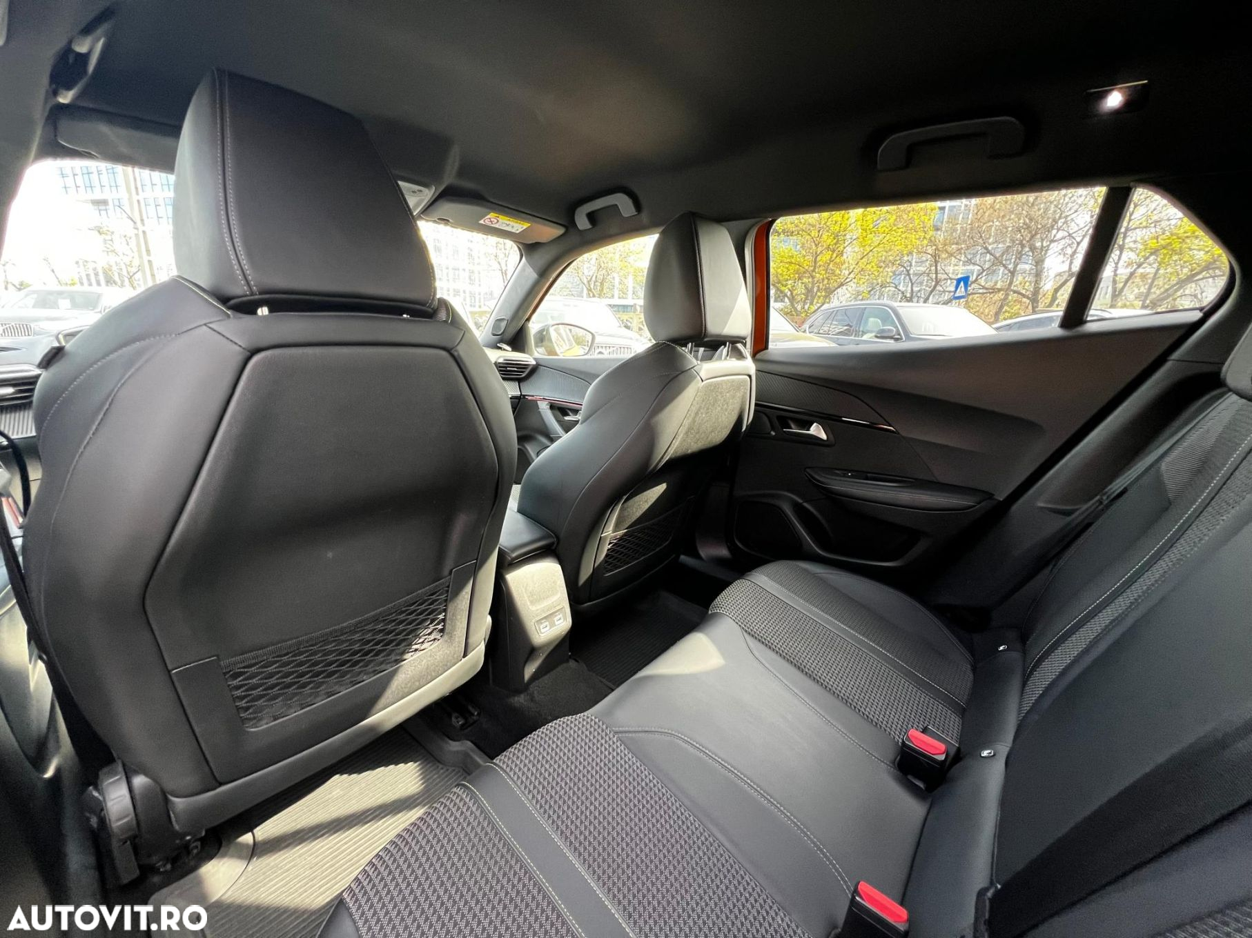Peugeot 2008 1.2 L PureTech STT EAT8 GT Line - 20