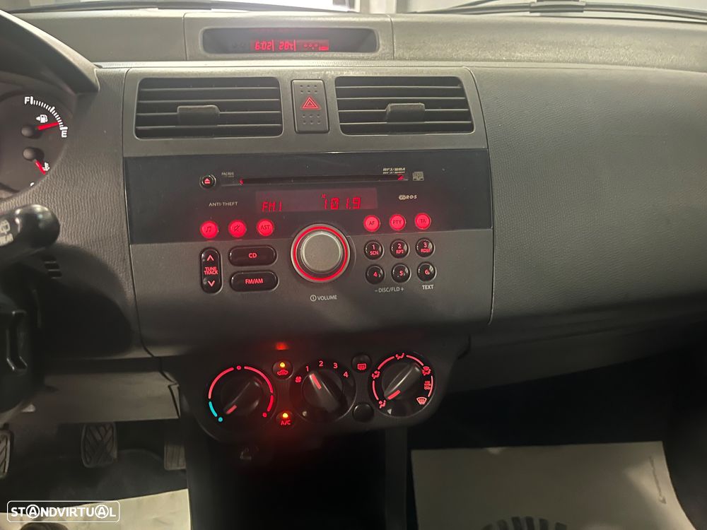 Suzuki Swift 1.3 DDiS Sport - 28