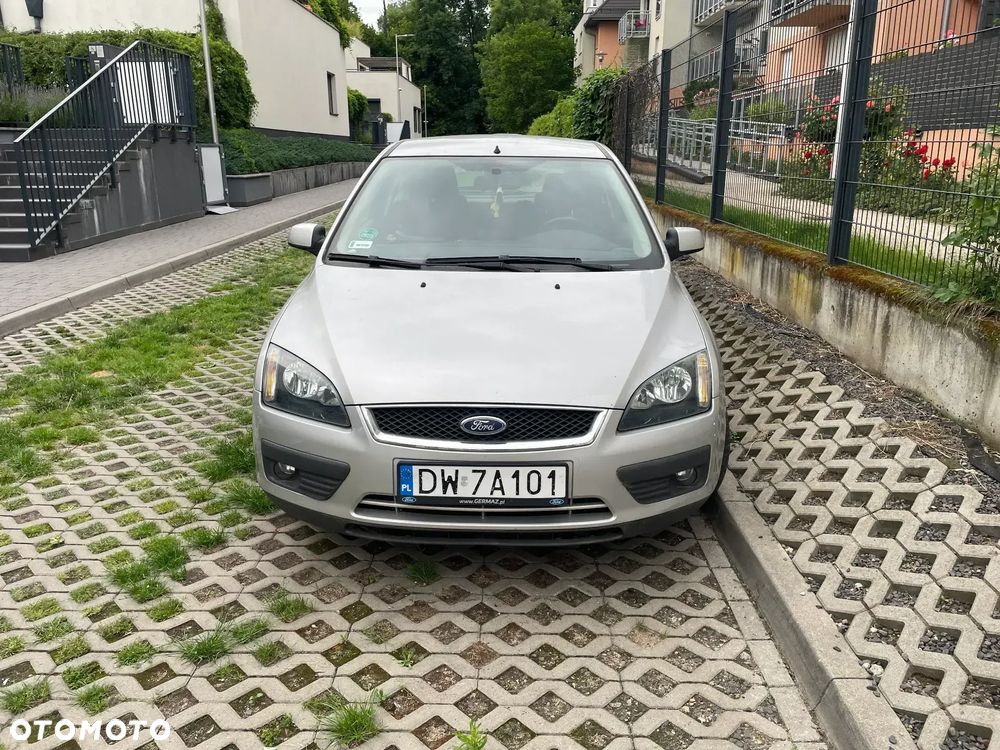 Ford Focus 1.6 16V Ambiente - 2