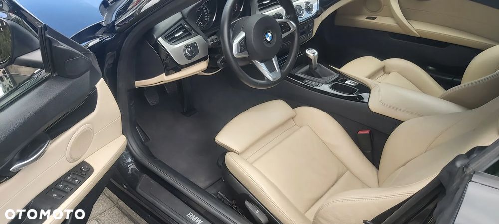 BMW Z4 sDrive30i - 18