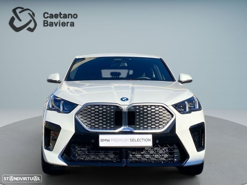 BMW iX2 eDrive20 Pack Desportivo M - 26