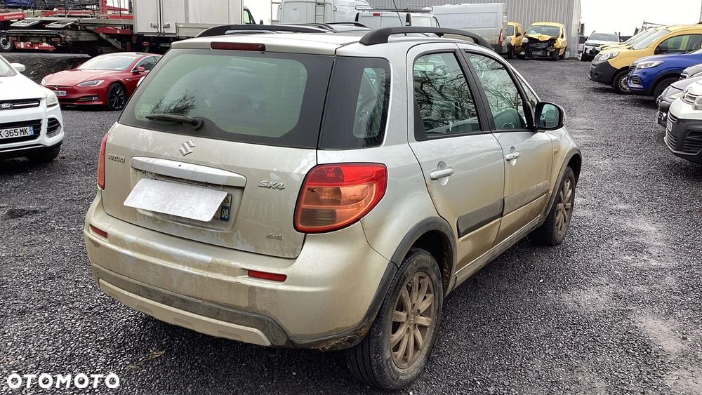 Suzuki SX4 2.0 DDiS Premium 4WD - 3