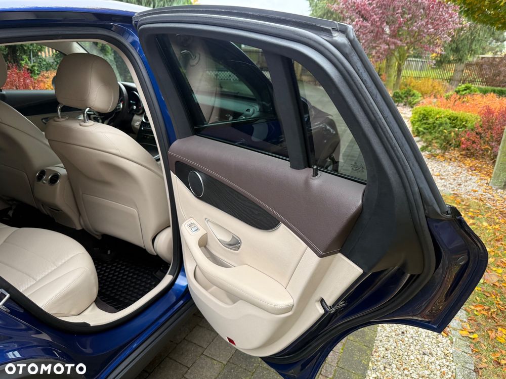 Mercedes-Benz GLC 200 d 4Matic 9G-TRONIC AMG Line - 28
