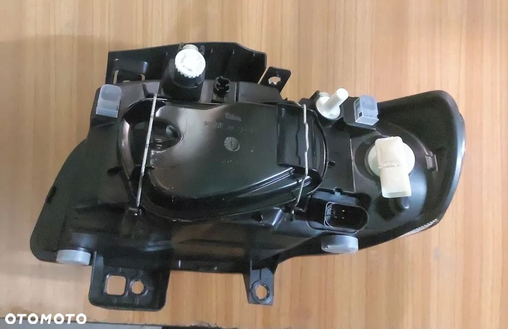 Reflektor prawy pasuje do Seat Ibiza - 3