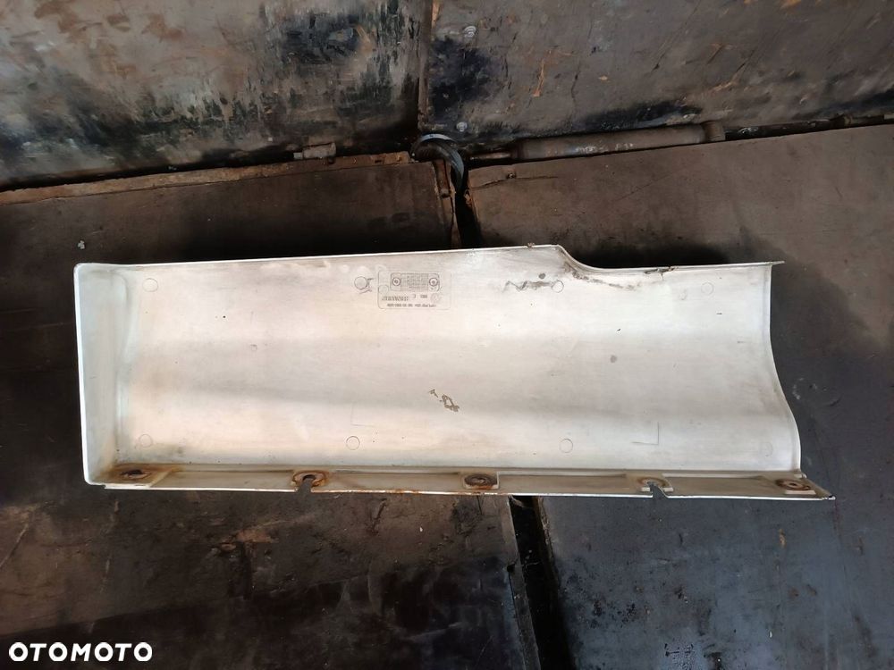 OWIEWKA NAROŻNIK KABINY PREMIUM DCI - 3