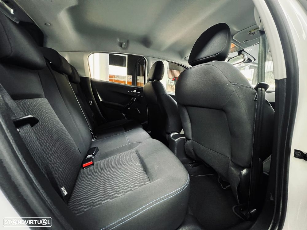 Peugeot 208 1.6 BlueHDi Style - 29