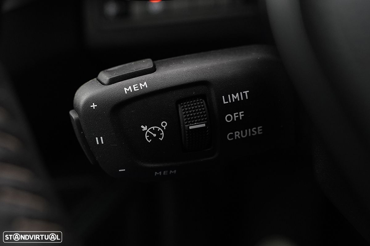 Peugeot 5008 1.2 PureTech Allure Pack EAT8 - 18