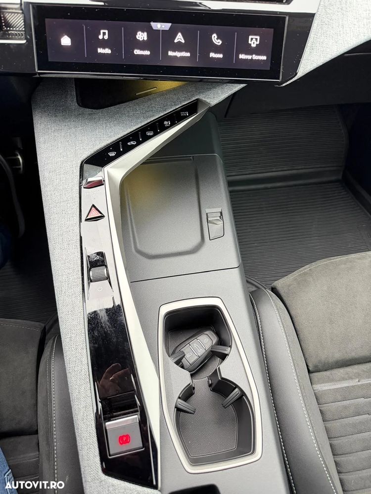 Peugeot 3008 1.2 Hybrid 145 e-DCS6 GT - 18