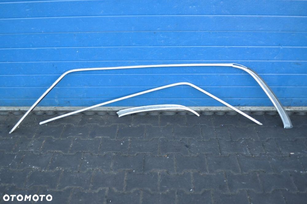 MERCEDES W123 LISTWA DACHU DACHOWA KOMPLET - 1