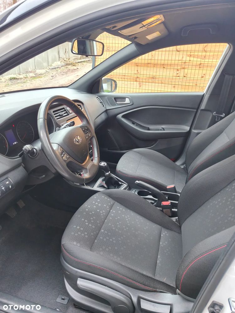 Hyundai i20 1.2 Comfort - 25