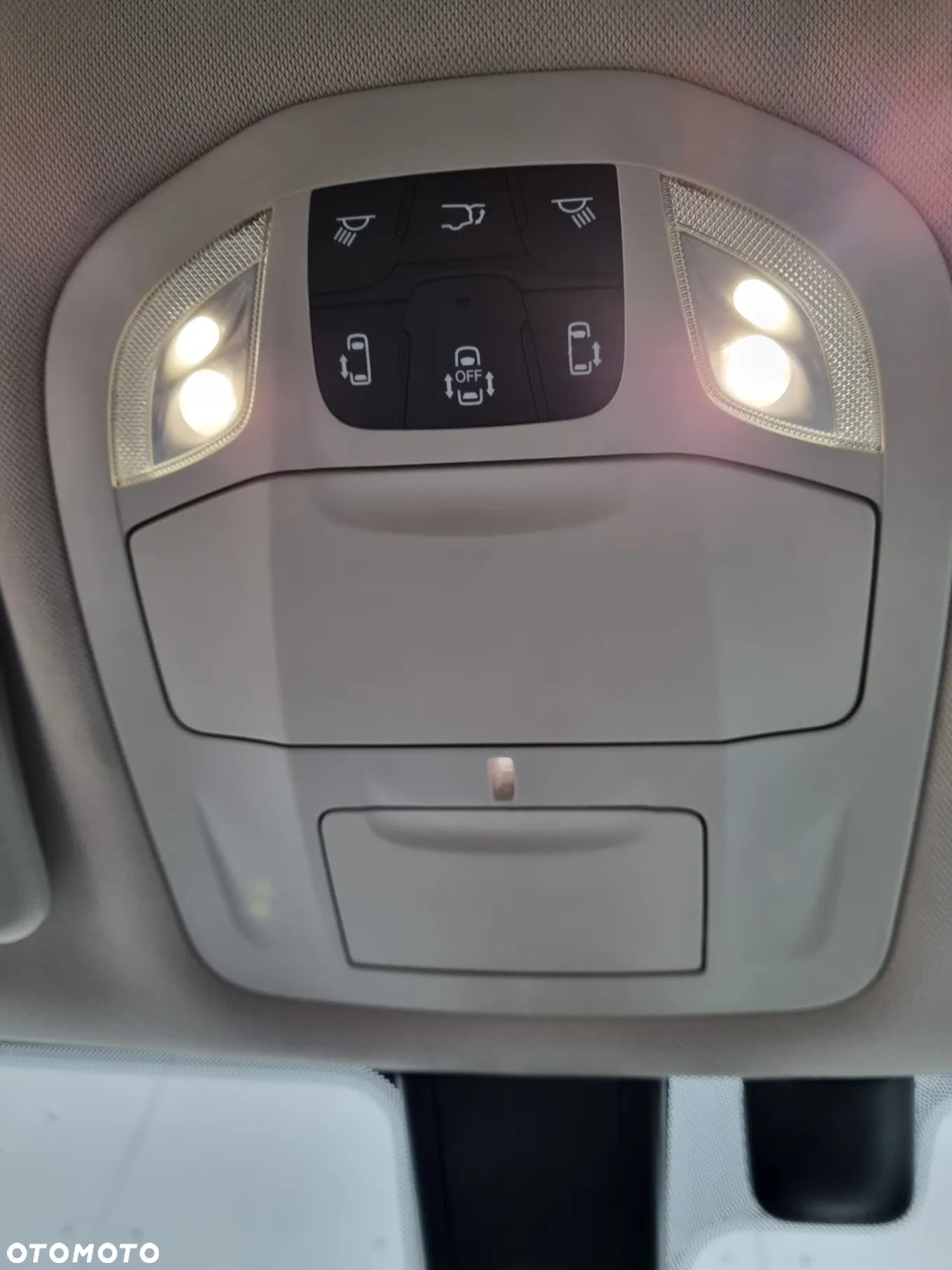 Chrysler Pacifica - 28