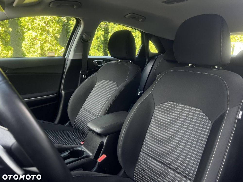 Kia Ceed 1.5 T-GDI M DCT - 11