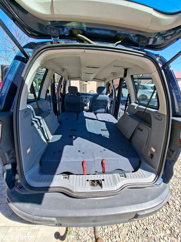 Ford Galaxy - 12