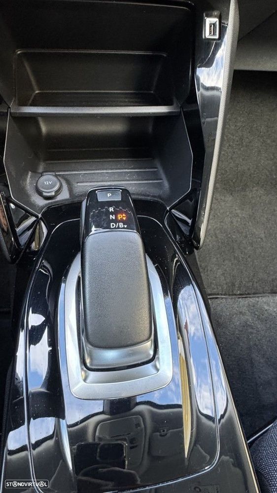 Peugeot e-2008 50 kWh Active Pack - 16