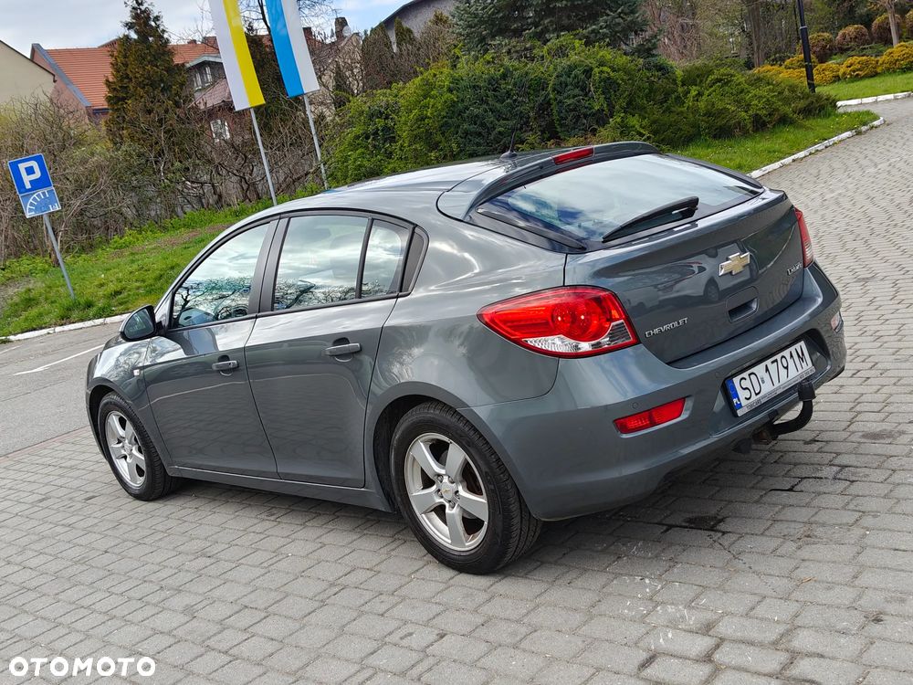 Chevrolet Cruze 1.6 LT - 13