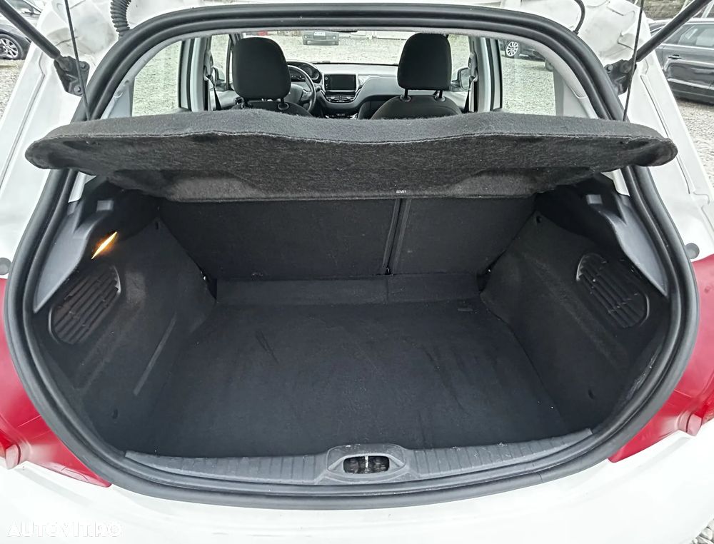 Peugeot 208 95 VTI Allure - 9