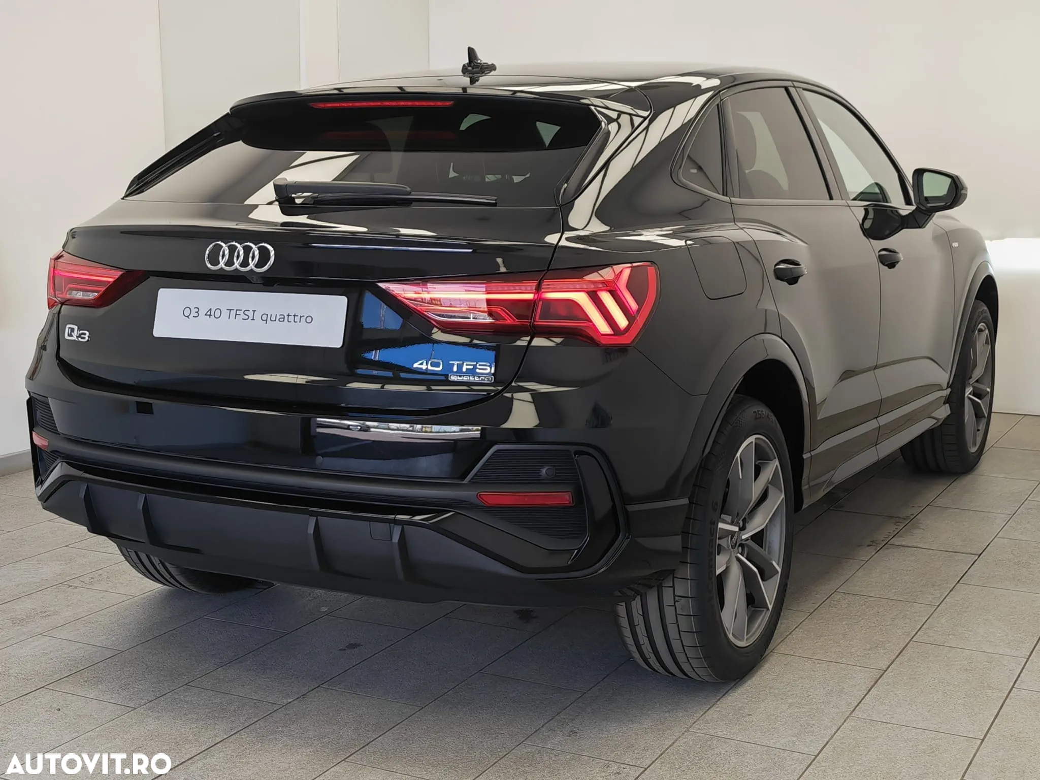 Audi Q3 Sportback 2.0 40 TFSI quattro S tronic Basic - 2