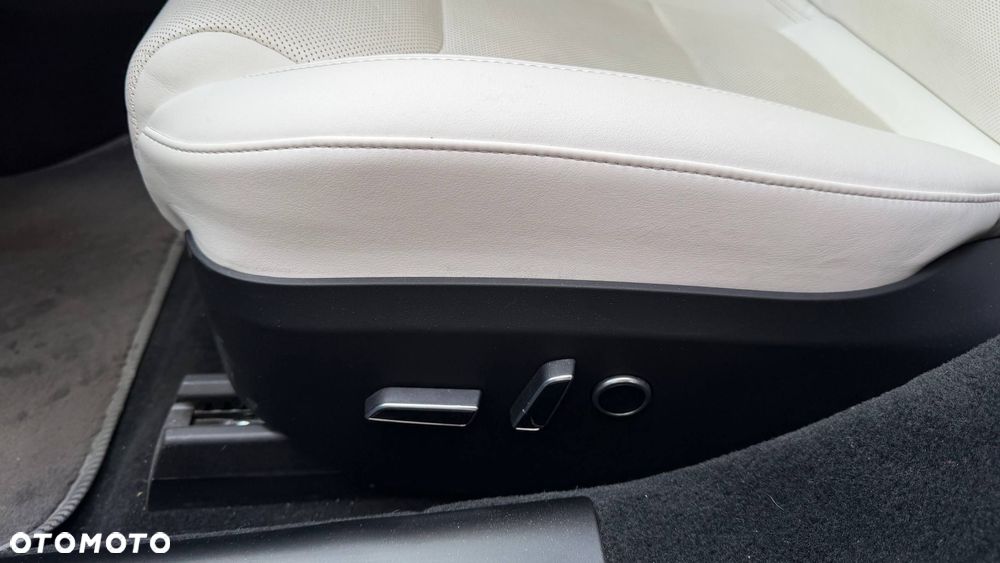 Tesla Model S Long Range - 27