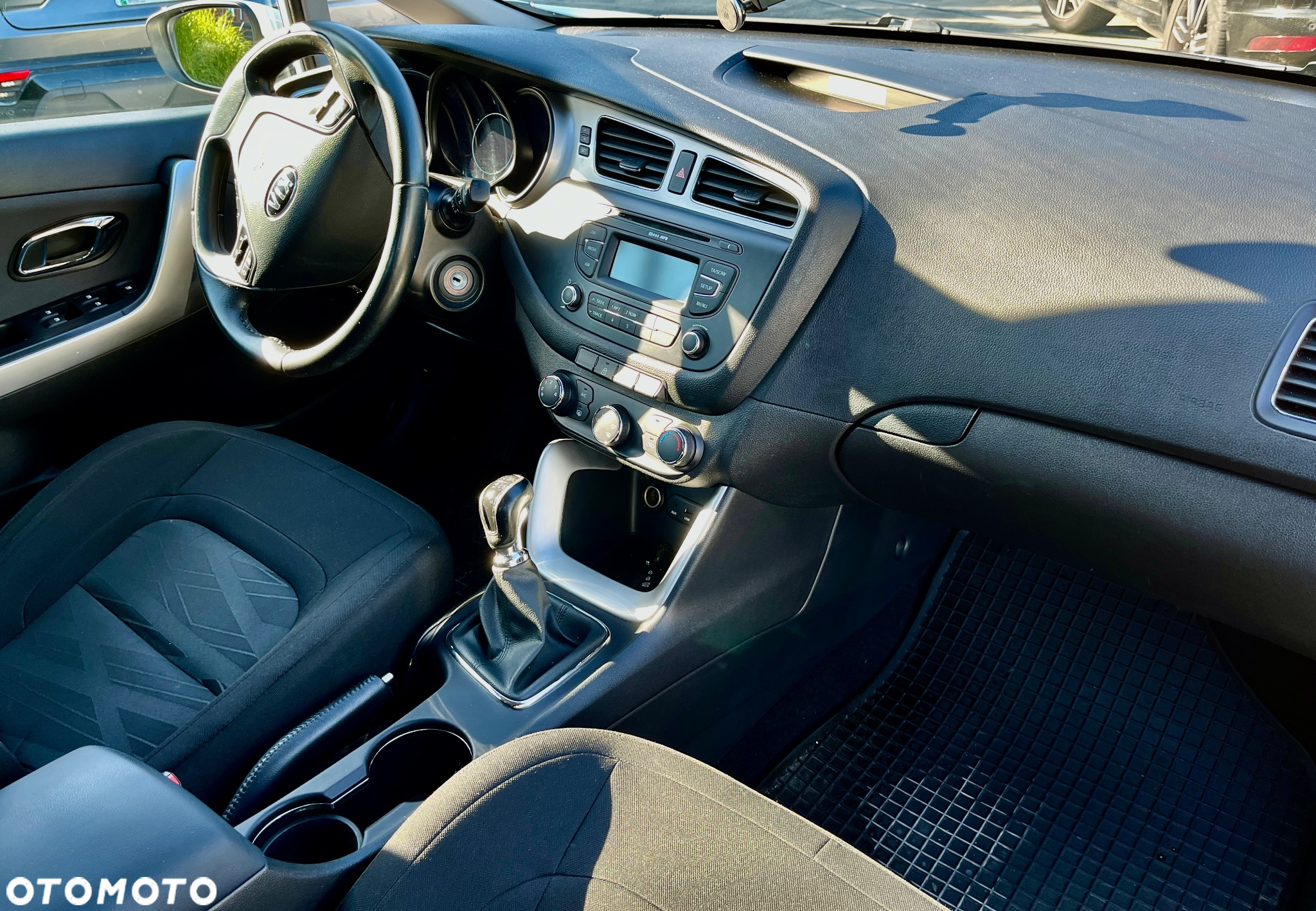Kia Ceed - 11