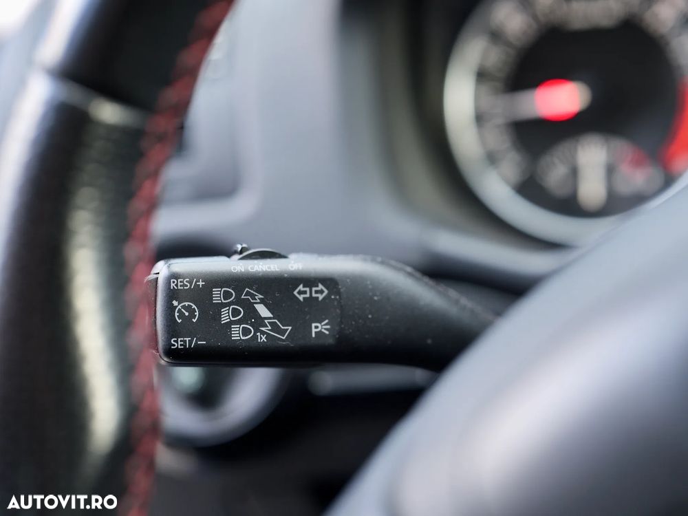 Skoda Octavia 2.0 TDI CR DPF RS - 18
