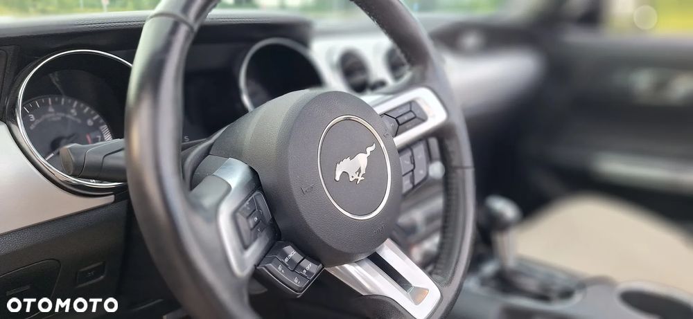 Ford Mustang Cabrio 2.3 Eco Boost - 9
