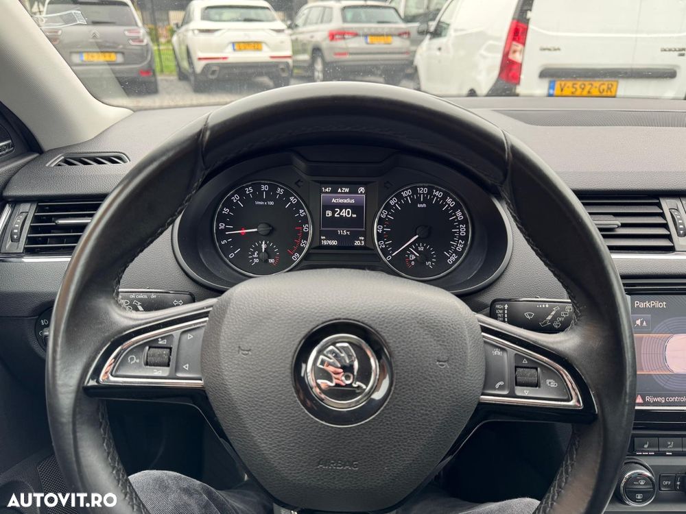 Skoda Octavia 1.6 TDI Premium Edition - 10
