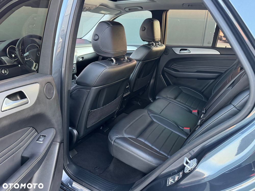 Mercedes-Benz ML - 10